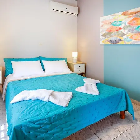Catherine Blue Suites - 4 Minutes Off The Beach Poros  Exterior photo