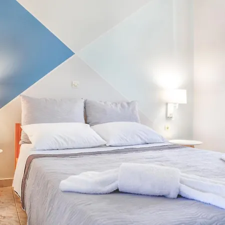 Catherine Blue Suites - 4 Minutes Off The Beach Poros  Exterior photo