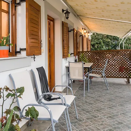 Catherine Blue Suites - 4 Minutes Off The Beach Poros  Exterior photo